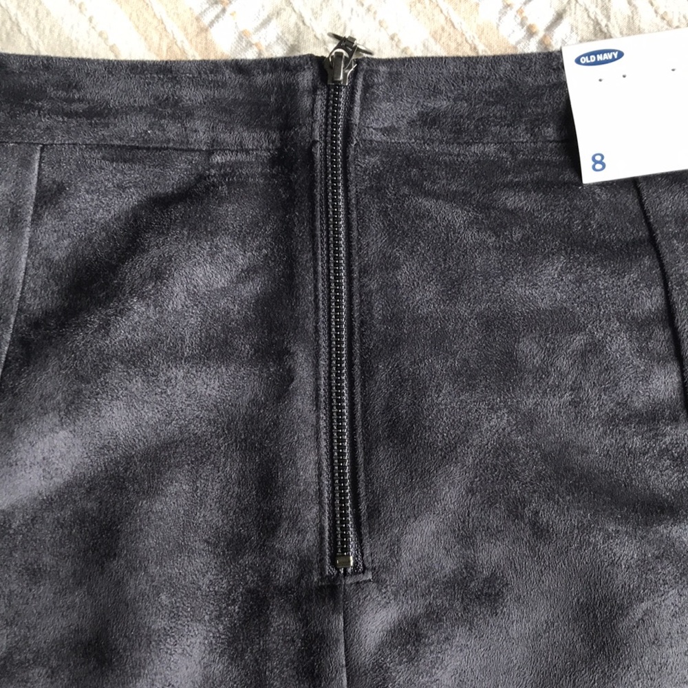 Old Navy, Woman’s size 8 Charcoal Gray Skirt - Picture 6 of 7